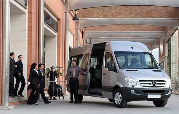 Дети у автобуса