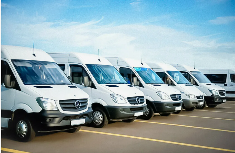 Дети у автобуса