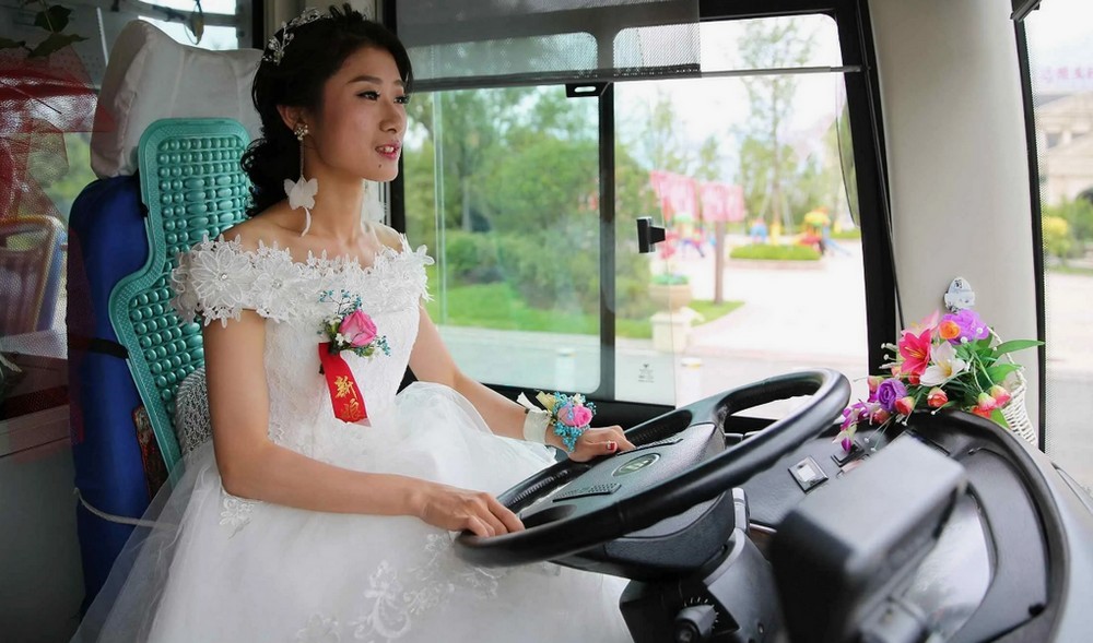 Невеста за рулем